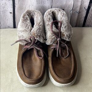 BOBS from Skechers women’s size 8 Hang Glider bootie Skipper faux fur lined. NEW